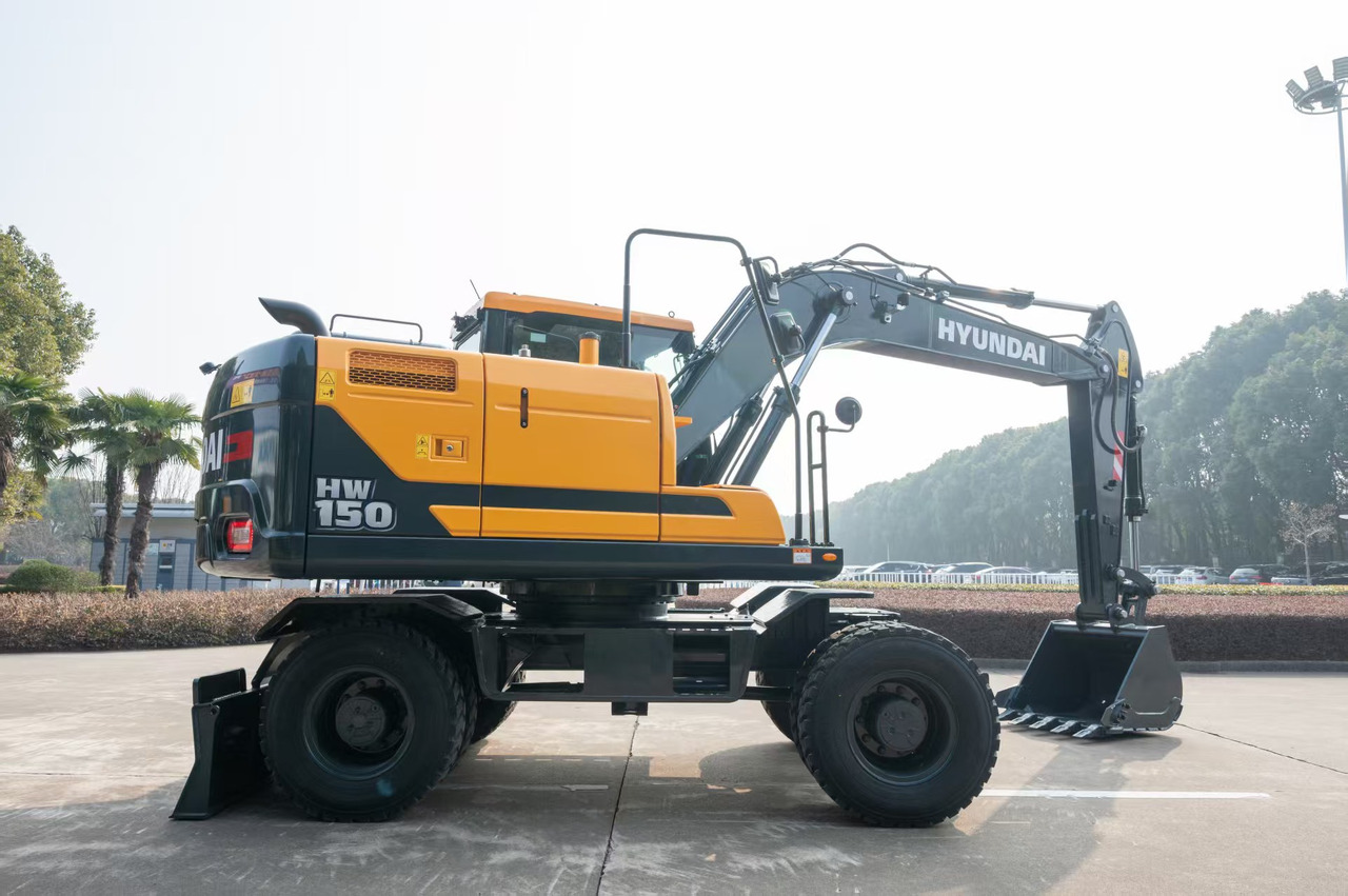 HYUNDAI HW150 - Excavator pe roţi: Foto 4 HYUNDAI HW150 - Excavator pe roţi: Foto 4