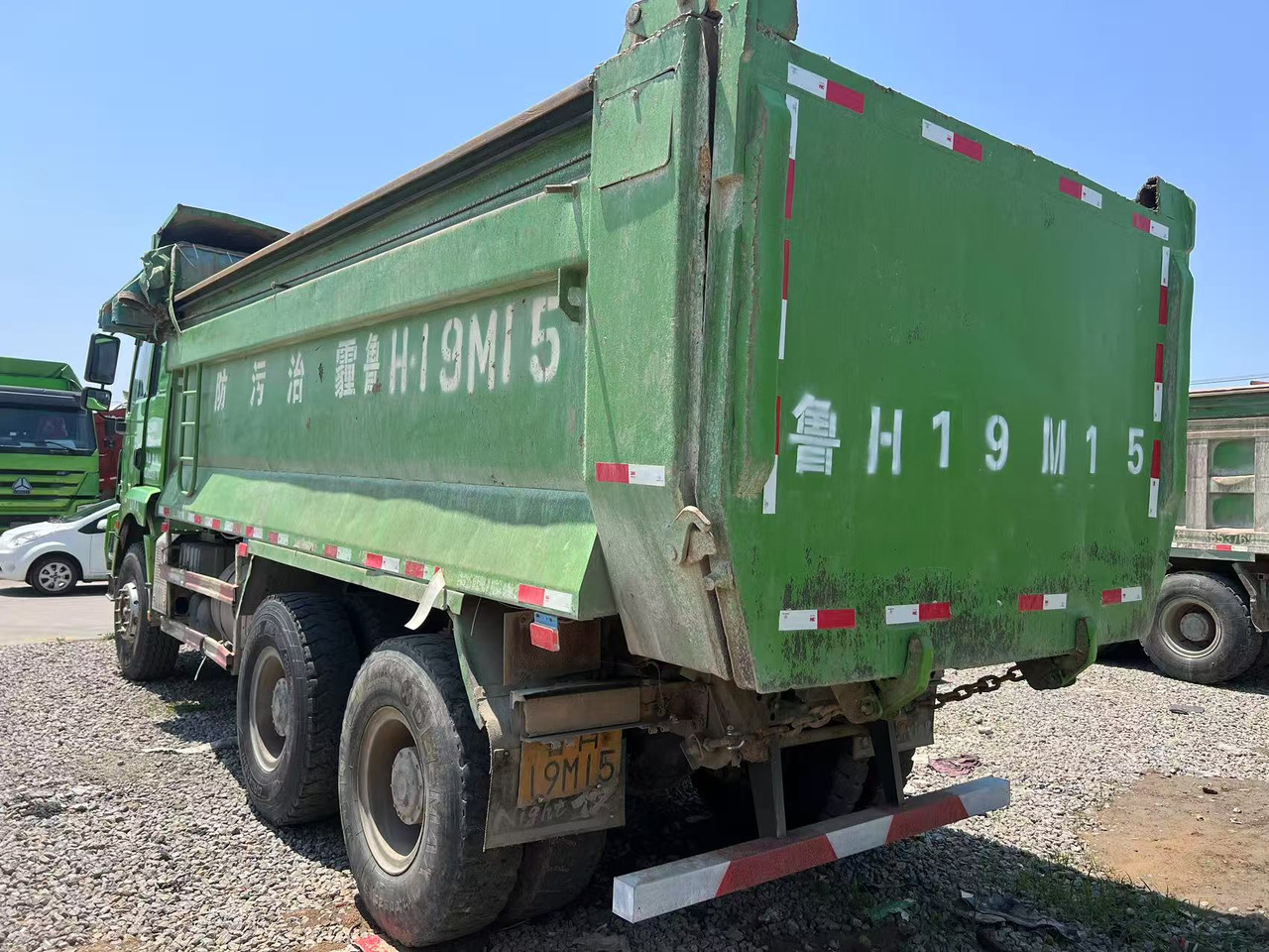 SHACMAN M3000 6x4 - Camion basculantă: Foto 5 SHACMAN M3000 6x4 - Camion basculantă: Foto 5