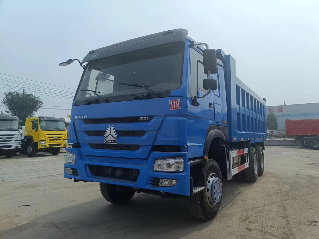 SINOTRUK HOWO 6x4 - Camion basculantă: Foto 1 SINOTRUK HOWO 6x4 - Camion basculantă: Foto 1