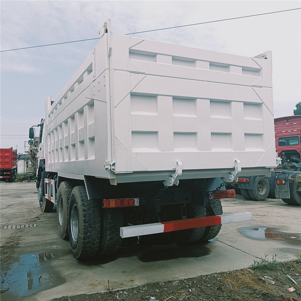 Camion basculantă SINOTRUK HOWO 6x4: Foto 6 Camion basculantă SINOTRUK HOWO 6x4: Foto 6