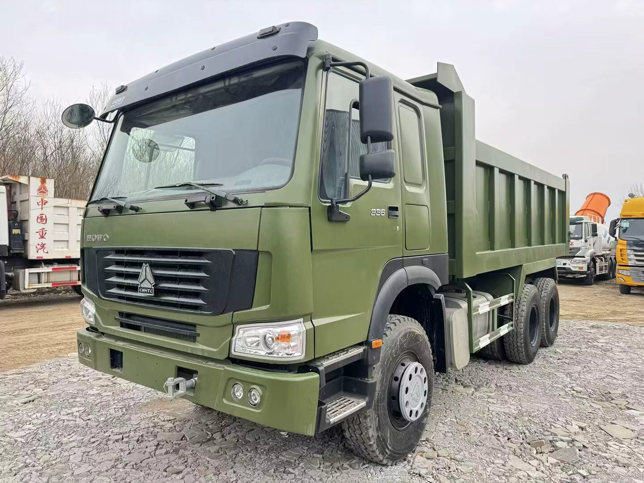 SINOTRUK HOWO 6x4 - Camion basculantă: Foto 1 SINOTRUK HOWO 6x4 - Camion basculantă: Foto 1
