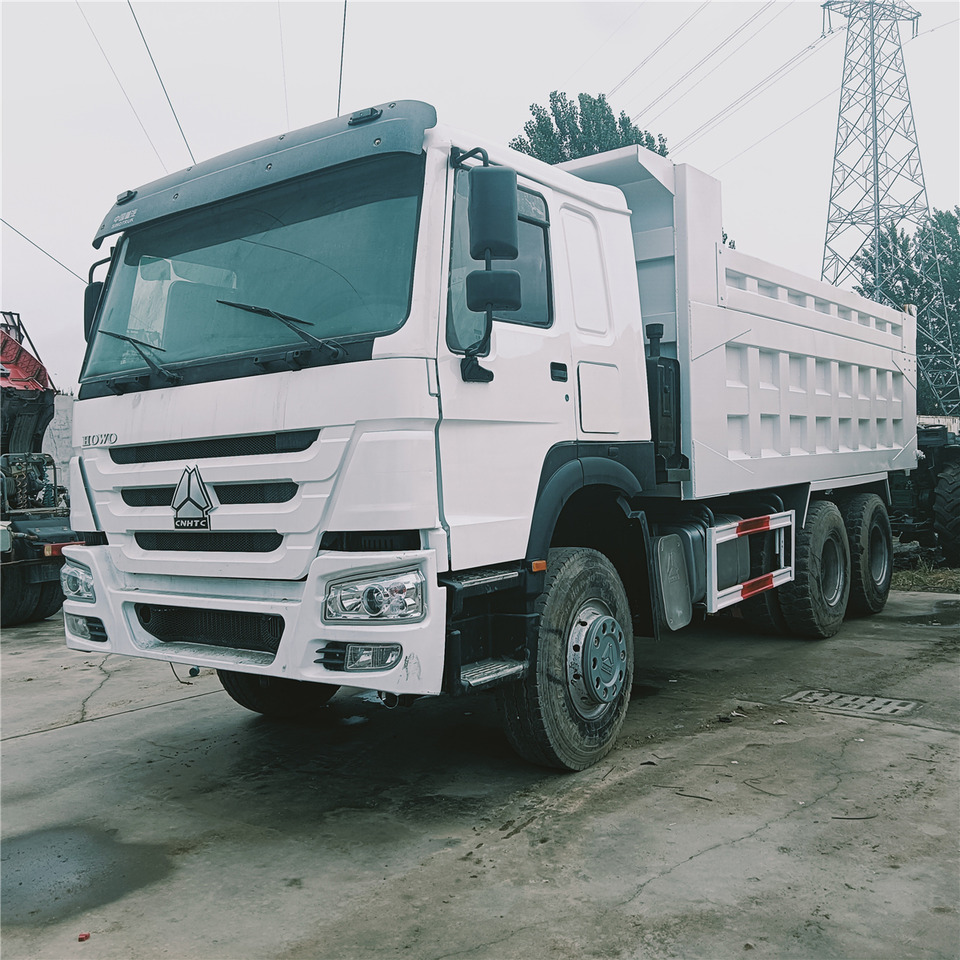 SINOTRUK HOWO 6x4 - Camion basculantă: Foto 1 SINOTRUK HOWO 6x4 - Camion basculantă: Foto 1
