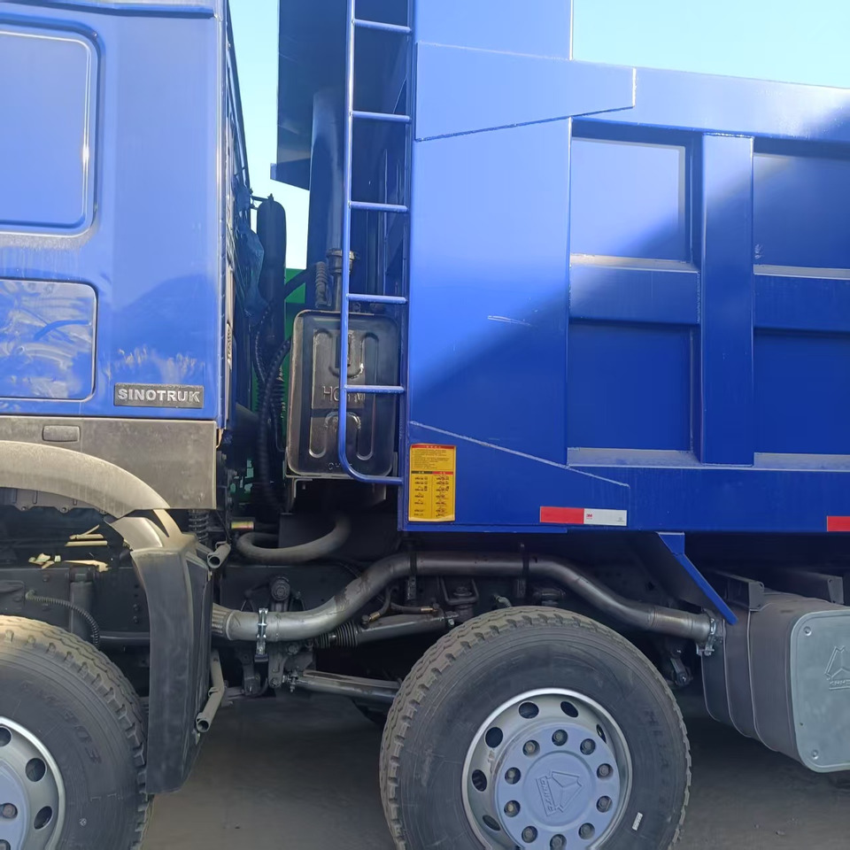 Camion basculantă SINOTRUK HOWO 8x4: Foto 6 Camion basculantă SINOTRUK HOWO 8x4: Foto 6
