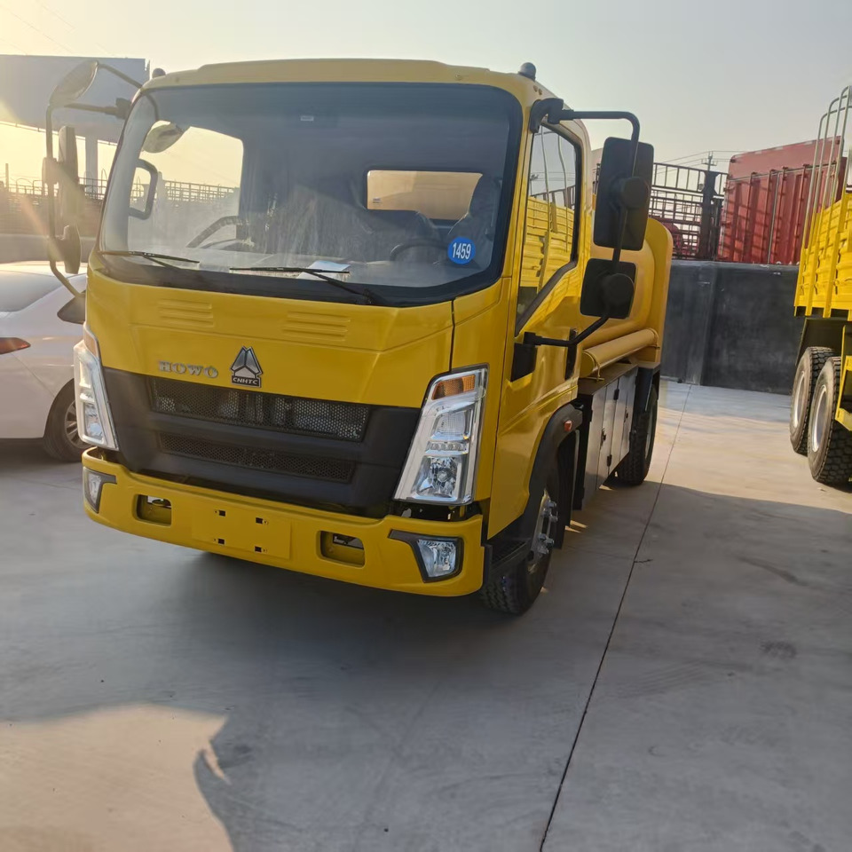 SINOTRUK HOWO - Camion cisternă: Foto 5 SINOTRUK HOWO - Camion cisternă: Foto 5