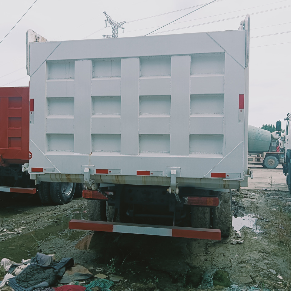 Camion basculantă SINOTRUK HOWO: Foto 8 Camion basculantă SINOTRUK HOWO: Foto 8