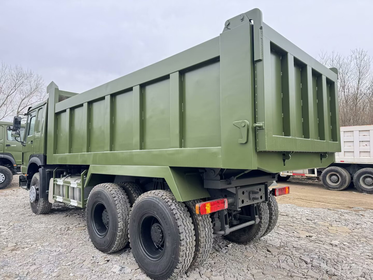 SINOTRUK HOWO - Camion basculantă: Foto 4 SINOTRUK HOWO - Camion basculantă: Foto 4