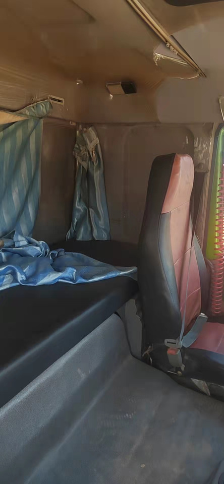 SINOTRUK HOWO - Camion furgon: Foto 3 SINOTRUK HOWO - Camion furgon: Foto 3