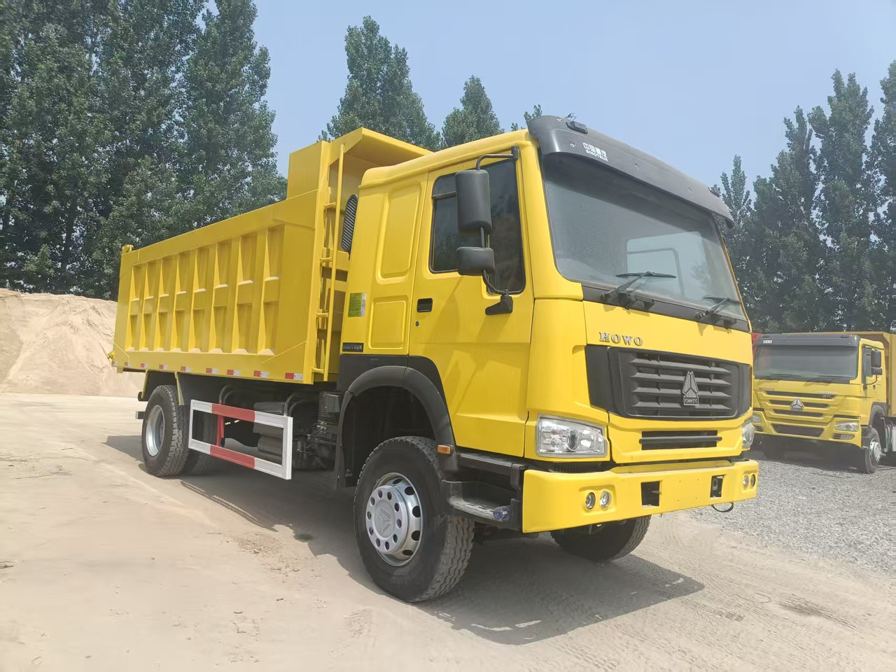 SINOTRUK Howo 4*2 - Camion basculantă: Foto 3 SINOTRUK Howo 4*2 - Camion basculantă: Foto 3