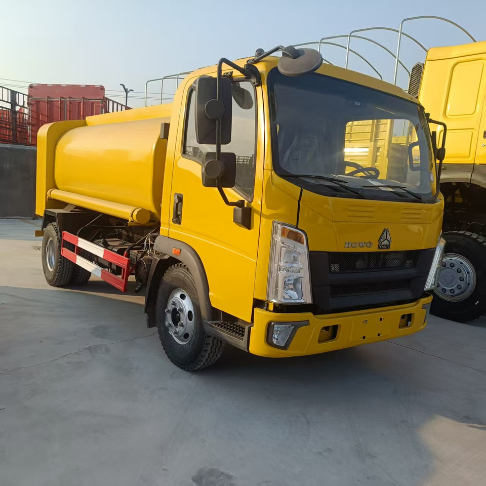 SINOTRUK Tanker truck - Camion cisternă: Foto 4 SINOTRUK Tanker truck - Camion cisternă: Foto 4
