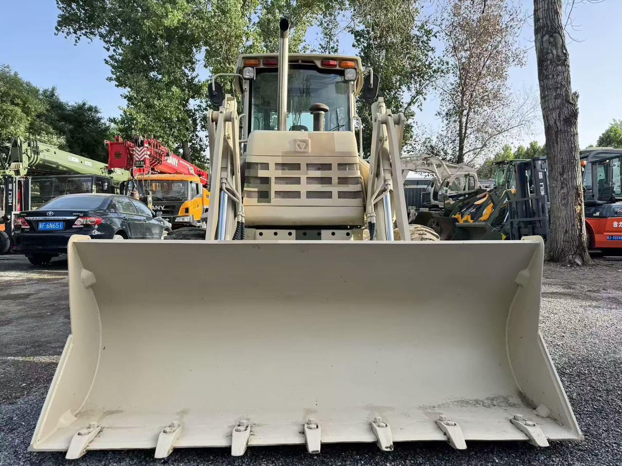 XCMG XT870 - Buldoexcavator: Foto 2 XCMG XT870 - Buldoexcavator: Foto 2