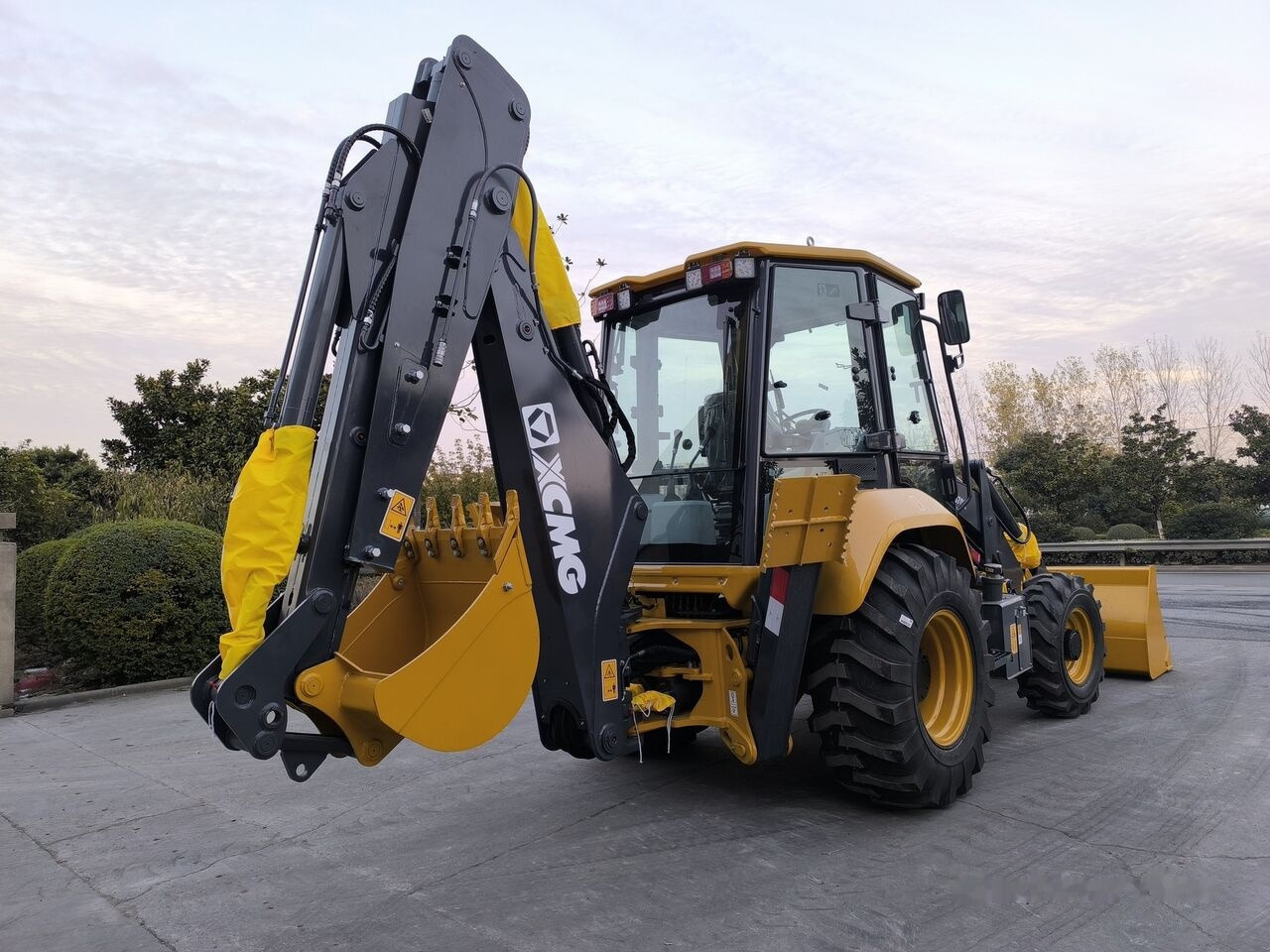 XCMG XT870K - Buldoexcavator: Foto 5 XCMG XT870K - Buldoexcavator: Foto 5