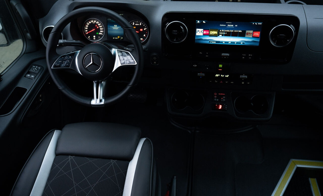 Mercedes-Benz Sprinter - Autobuz școlar: Foto 4 Mercedes-Benz Sprinter - Autobuz școlar: Foto 4