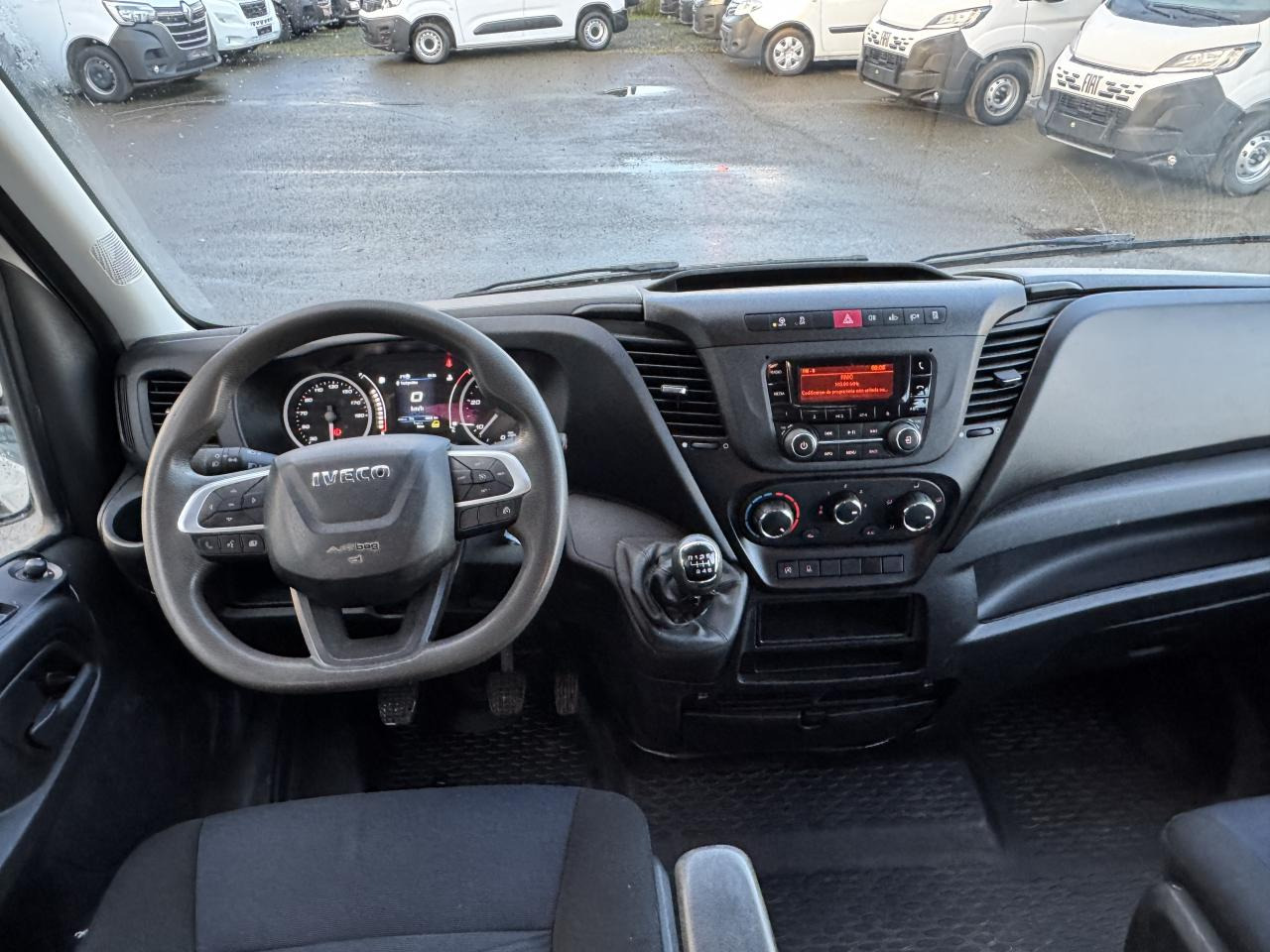 IVECO DAILY 35C14 BENNE COFFRE DOUBLE CABINE RJ 6 places - Autoutilitară basculantă, Autoutilitară cabină dublă: Foto 4 IVECO DAILY 35C14 BENNE COFFRE DOUBLE CABINE RJ 6 places - Autoutilitară basculantă, Autoutilitară cabină dublă: Foto 4