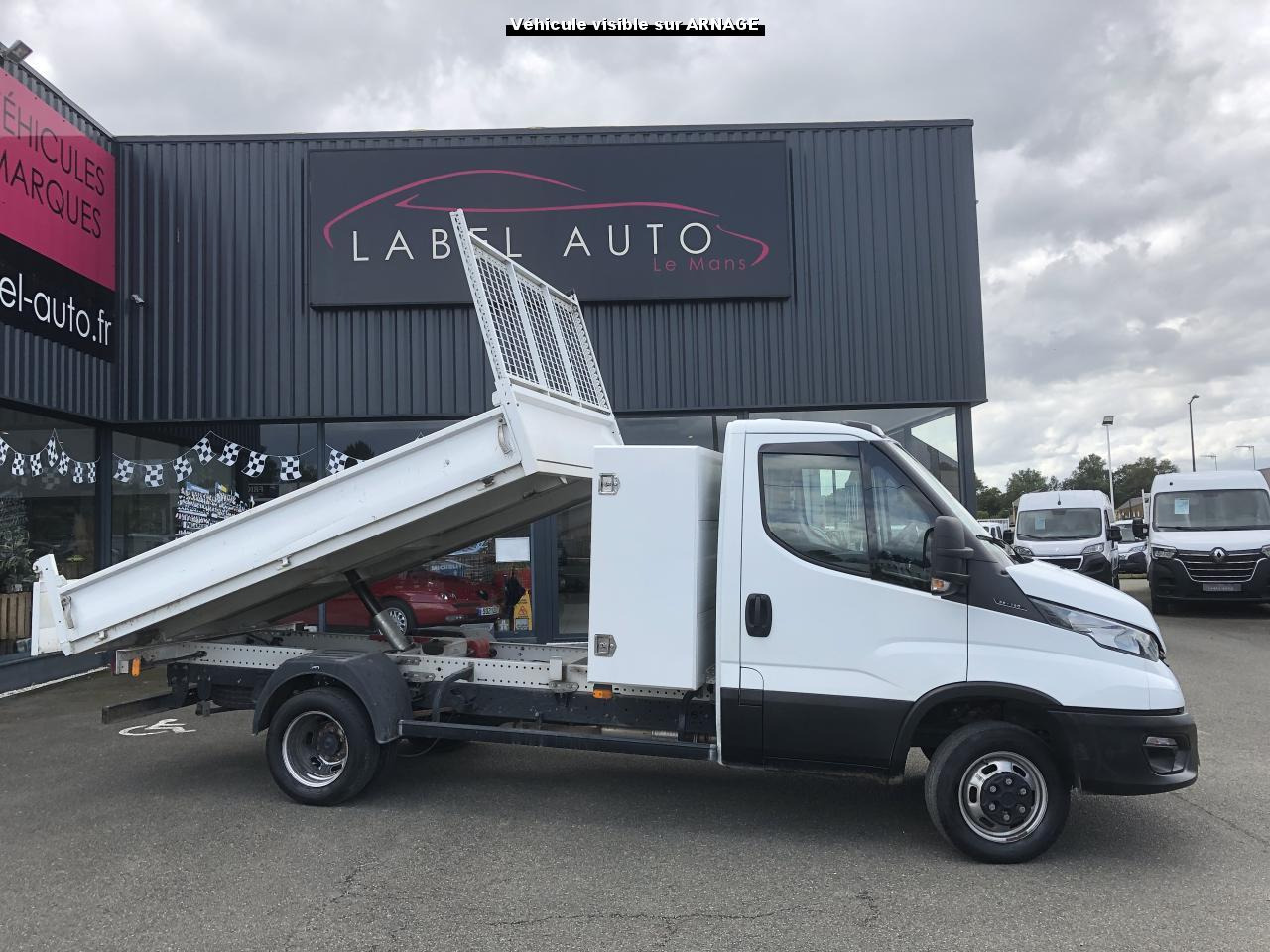 IVECO Daily 35 C 16H3.0 (Quad-Leaf) CHASSIS CABINE 2014 35C/35S Chassis cabine 35 C Epmt.3.75 PHASE 4 - Autoutilitară basculantă: Foto 1 IVECO Daily 35 C 16H3.0 (Quad-Leaf) CHASSIS CABINE 2014 35C/35S Chassis cabine 35 C Epmt.3.75 PHASE 4 - Autoutilitară basculantă: Foto 1