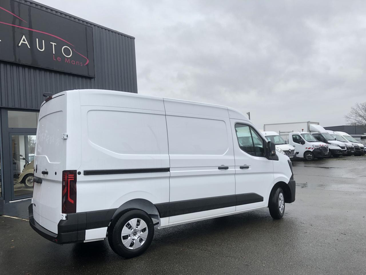 Dubă RENAULT MASTER ADVANCE 3T5 L2H2 2.0 BLUE DCI 150 CH TRACTION: Foto 7 Dubă RENAULT MASTER ADVANCE 3T5 L2H2 2.0 BLUE DCI 150 CH TRACTION: Foto 7