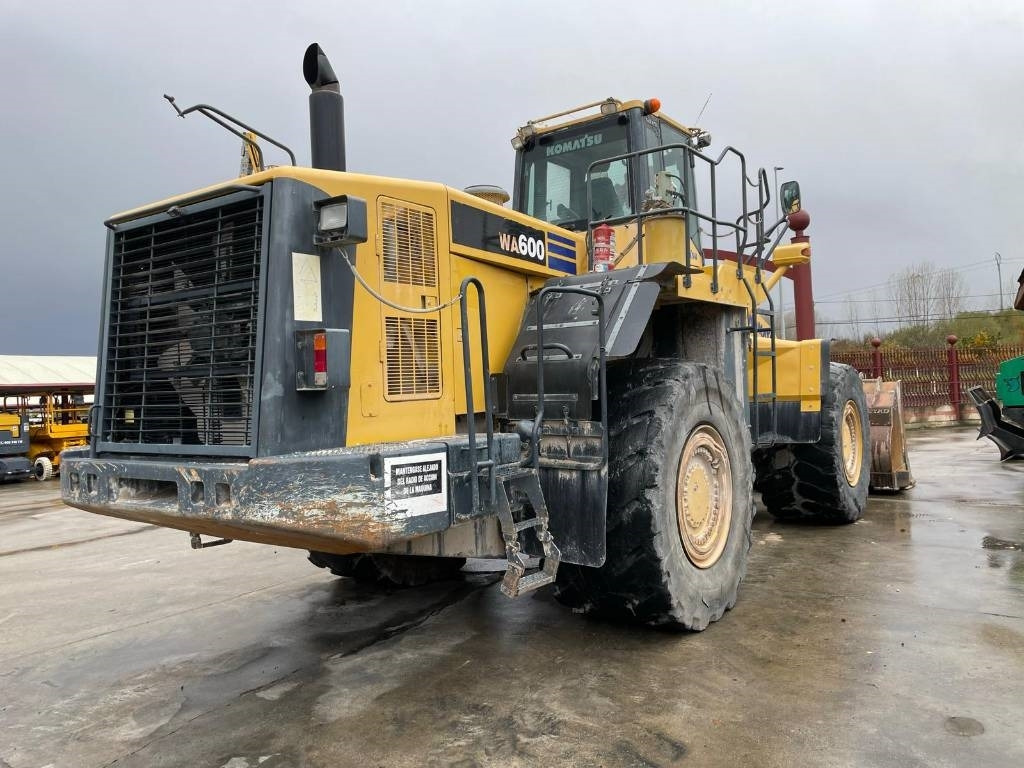 Komatsu WA 600-6 - Încărcător frontal pe pneuri: Foto 2 Komatsu WA 600-6 - Încărcător frontal pe pneuri: Foto 2