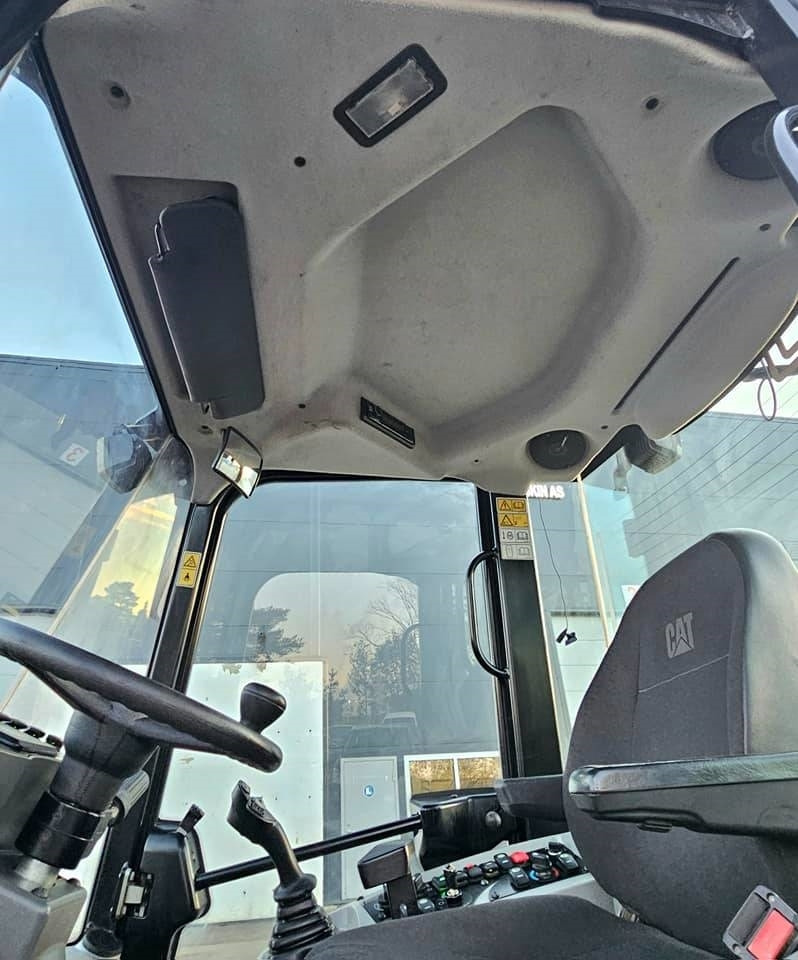 Încărcător frontal pe pneuri CAT 908 H 2: Foto 33 Încărcător frontal pe pneuri CAT 908 H 2: Foto 33