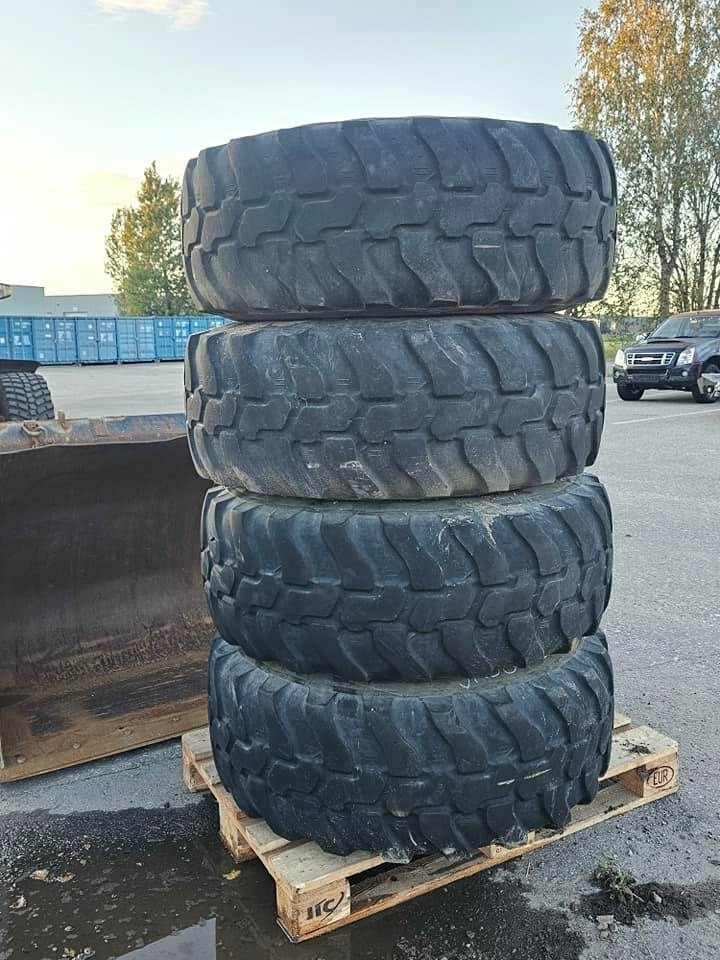 Încărcător frontal pe pneuri CAT 908 H 2: Foto 18 Încărcător frontal pe pneuri CAT 908 H 2: Foto 18