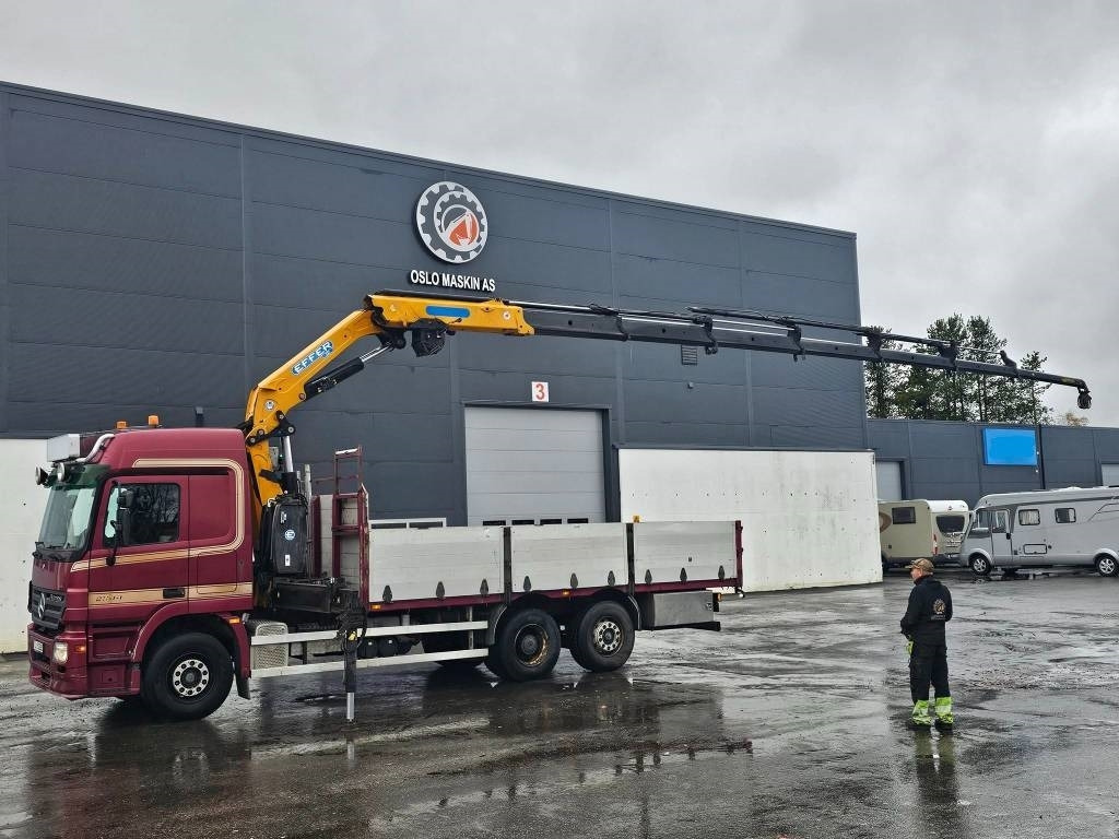 Mercedes-Benz Actros 2544 - Camion cu macara: Foto 2 Mercedes-Benz Actros 2544 - Camion cu macara: Foto 2