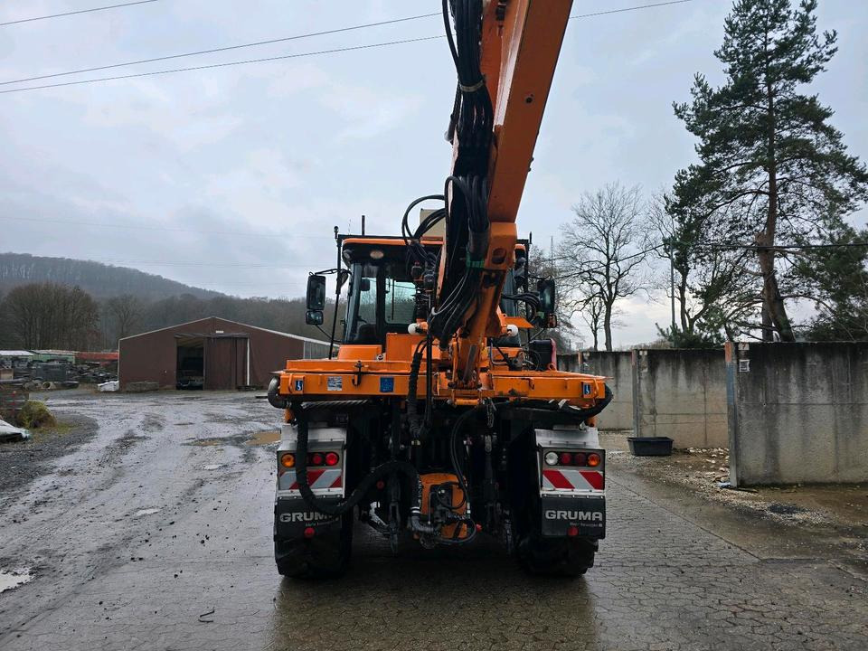 JCB 3200 Fastrac XTRA 2015 220Ps 3220 Bamford Traktor mit Mulag MHU MHS 800 Mähausleger Böschungsmäher Böschungsmulcher - Tractor agricol: Foto 5 JCB 3200 Fastrac XTRA 2015 220Ps 3220 Bamford Traktor mit Mulag MHU MHS 800 Mähausleger Böschungsmäher Böschungsmulcher - Tractor agricol: Foto 5