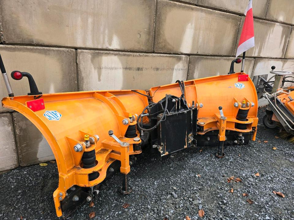 KIF V-Schneepflug CM 2400 Keilpflug Variopflug Schneeschieber Schneeschild Winterdienst Räumschild passend für Multicar Kramer Iseki Kubota Kleintraktor - Plug zapada: Foto 2 KIF V-Schneepflug CM 2400 Keilpflug Variopflug Schneeschieber Schneeschild Winterdienst Räumschild passend für Multicar Kramer Iseki Kubota Kleintraktor - Plug zapada: Foto 2
