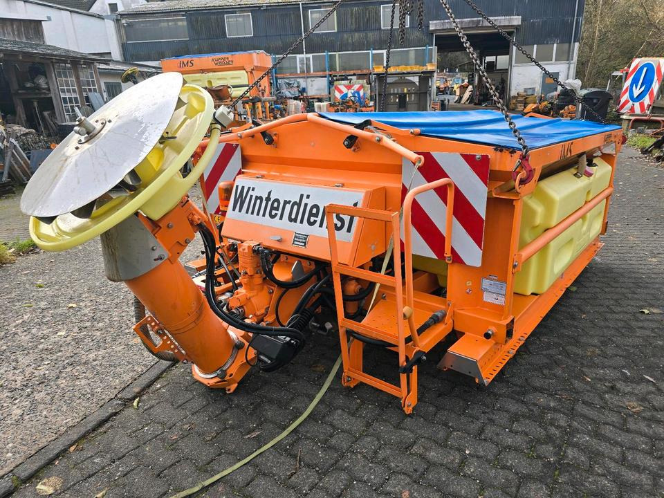 Küpper-Weisser IMSSN 2,7m3 F2527HFS IMSSF Salzstreuer Winterdienst Streuautomat Streusilo Solestreuer passend für UNIMOG 405/10 405/12 UGE UGN U300 400 500 530 430 318 423 - Sararita: Foto 1 Küpper-Weisser IMSSN 2,7m3 F2527HFS IMSSF Salzstreuer Winterdienst Streuautomat Streusilo Solestreuer passend für UNIMOG 405/10 405/12 UGE UGN U300 400 500 530 430 318 423 - Sararita: Foto 1