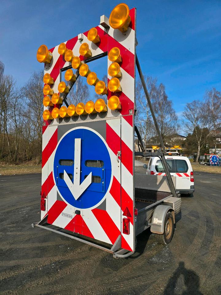 Nissen Absperrtafel VZ 616 FAT Verkehrsleittafel Horizont Verkehrssicherungsanhänger Verkehrsleitanhänger Verkehrsleittafel Verkehrssicherung - Remorcă: Foto 5 Nissen Absperrtafel VZ 616 FAT Verkehrsleittafel Horizont Verkehrssicherungsanhänger Verkehrsleitanhänger Verkehrsleittafel Verkehrssicherung - Remorcă: Foto 5
