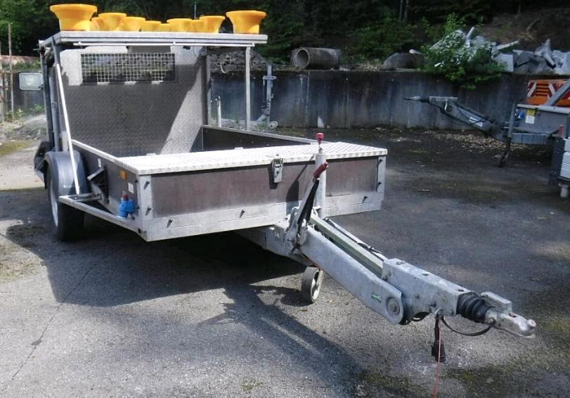 Nissen Absperrtafel VZ616 FAT Verkehrsleittafel Verkehrssicherungsanhänger Verkehrsleitanhänger Sperrwand Fahrbare Absperrtafel Horizont - Remorcă: Foto 2 Nissen Absperrtafel VZ616 FAT Verkehrsleittafel Verkehrssicherungsanhänger Verkehrsleitanhänger Sperrwand Fahrbare Absperrtafel Horizont - Remorcă: Foto 2