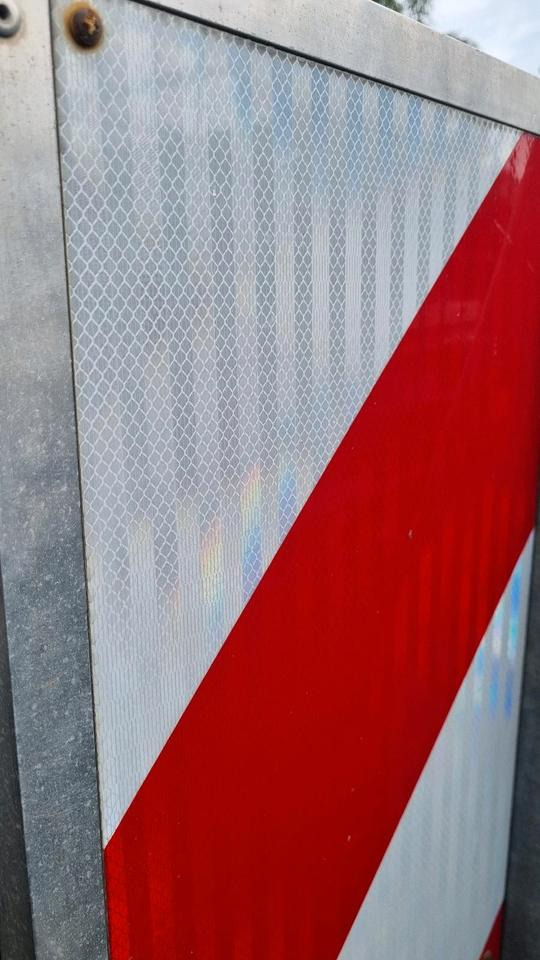 Nissen Absperrtafel VZ616 LED Absperrtafel Sperrwand Verkehrsleittafel Verkehrsleitanhänger Verkehrssicherungsanhänger Leitanhänger Leittafel Verkehrssicherung Nissen Horizont - Remorcă: Foto 5 Nissen Absperrtafel VZ616 LED Absperrtafel Sperrwand Verkehrsleittafel Verkehrsleitanhänger Verkehrssicherungsanhänger Leitanhänger Leittafel Verkehrssicherung Nissen Horizont - Remorcă: Foto 5