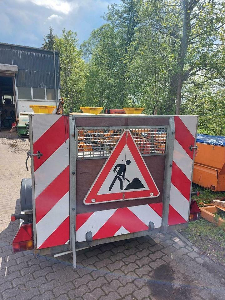 Sperrwand Sperrtafel Nissen Absperrtafel VZ616 Verkehrssicherung - Remorcă: Foto 3 Sperrwand Sperrtafel Nissen Absperrtafel VZ616 Verkehrssicherung - Remorcă: Foto 3