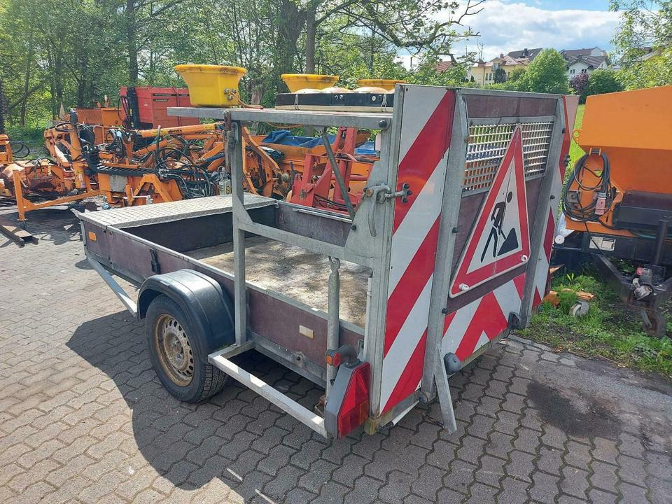 Sperrwand Sperrtafel Nissen Absperrtafel VZ616 Verkehrssicherung - Remorcă: Foto 2 Sperrwand Sperrtafel Nissen Absperrtafel VZ616 Verkehrssicherung - Remorcă: Foto 2