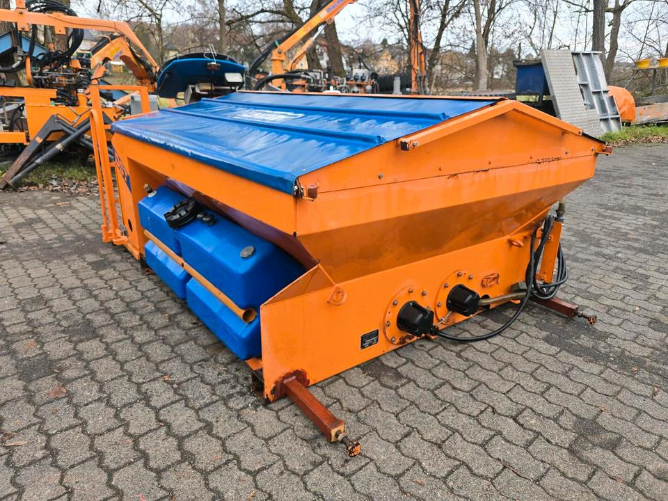 Schmidt DST25-FH 2-Kammer Salzstreuer Winterdienst Streuautomat Stratos SST MITOS Streusilo Solestreuer passend für UNIMOG 405/10 405/12 UGE UGN U300 400 500 530 430 318 423 - Sararita: Foto 2 Schmidt DST25-FH 2-Kammer Salzstreuer Winterdienst Streuautomat Stratos SST MITOS Streusilo Solestreuer passend für UNIMOG 405/10 405/12 UGE UGN U300 400 500 530 430 318 423 - Sararita: Foto 2