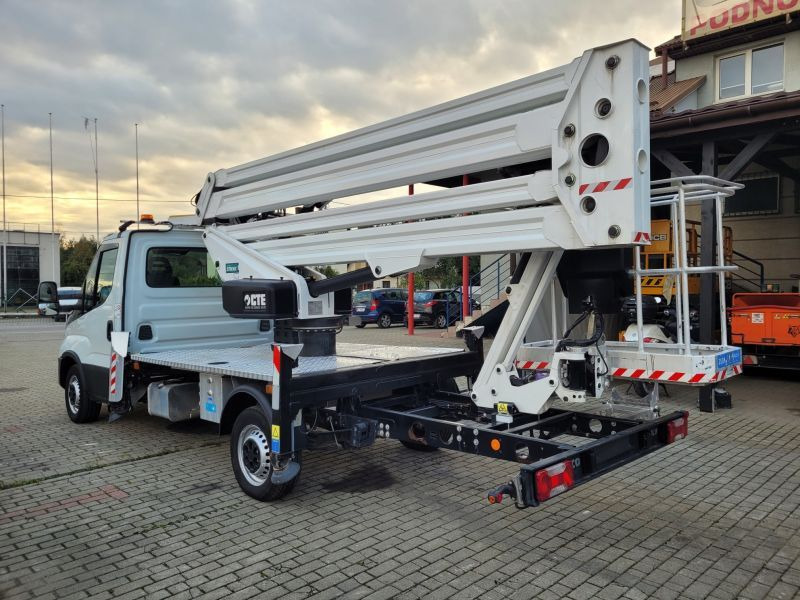 Iveco Daily 35S12 podnośnik koszowy 23 m CTE ZED 23.3 JH bucket truck boom lift - Camion cu nacela: Foto 5 Iveco Daily 35S12 podnośnik koszowy 23 m CTE ZED 23.3 JH bucket truck boom lift - Camion cu nacela: Foto 5