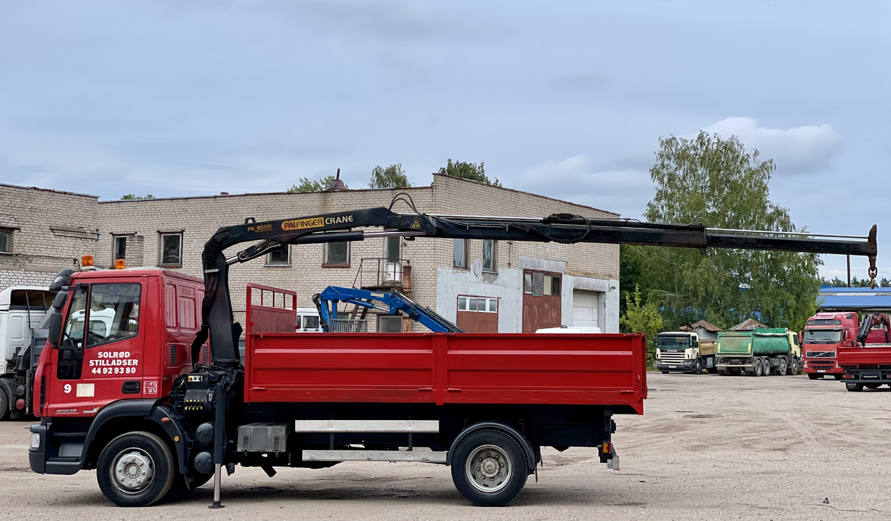 IVECO EUROCARGO - Camion cu macara: Foto 4 IVECO EUROCARGO - Camion cu macara: Foto 4