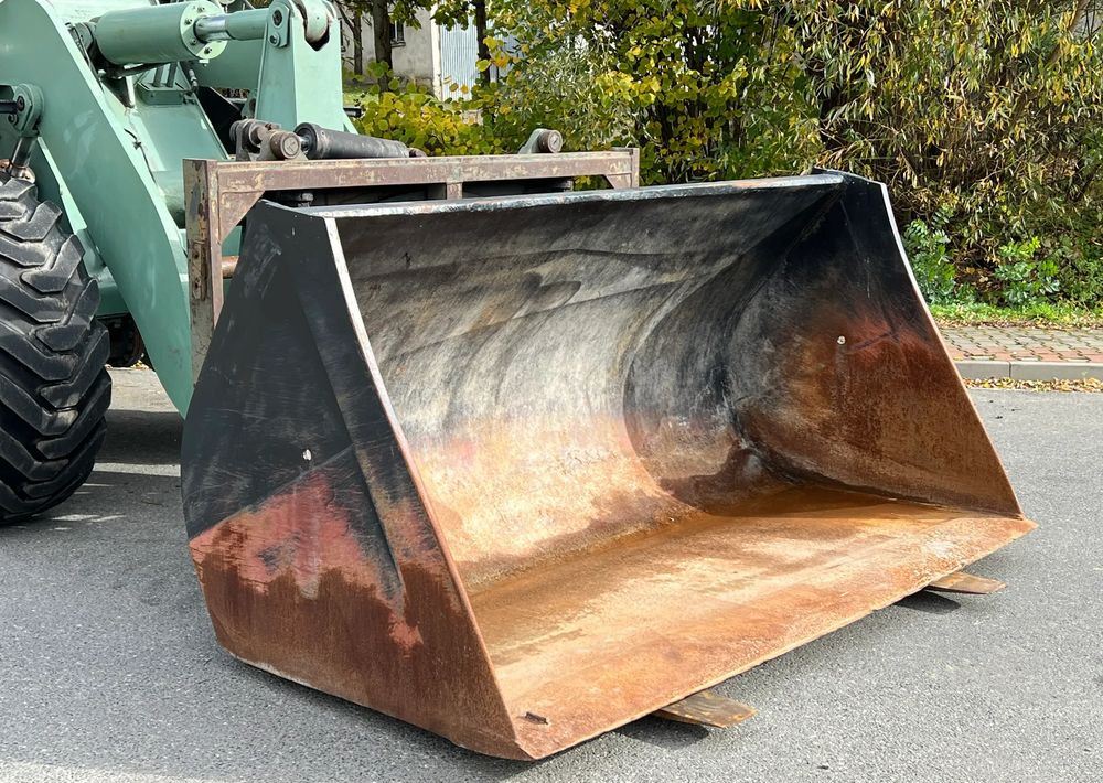 Komatsu Ładowarka KOMATSU 540 EX- Widły Łyżka Bardzo Dobry Stan ( CAT JCB Liebherr ) - Încărcător frontal pe pneuri: Foto 4 Komatsu Ładowarka KOMATSU 540 EX- Widły Łyżka Bardzo Dobry Stan ( CAT JCB Liebherr ) - Încărcător frontal pe pneuri: Foto 4