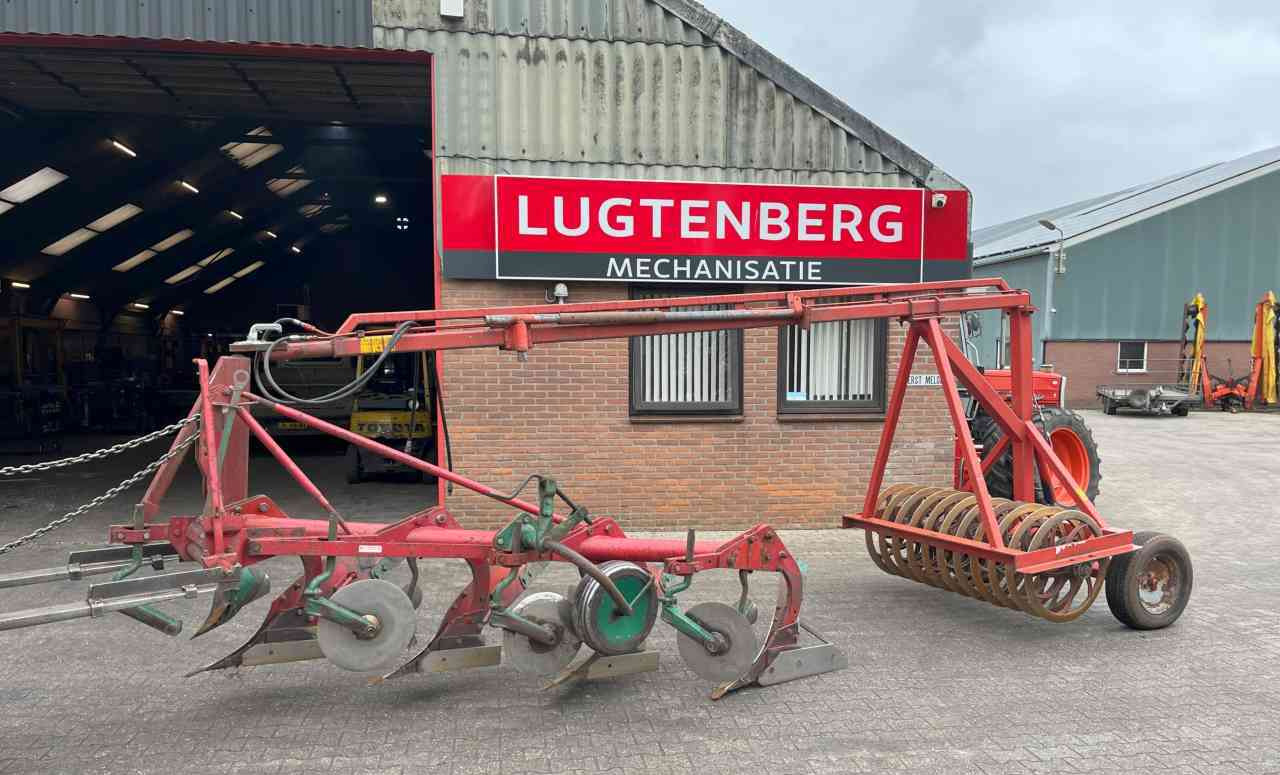 Kverneland 4 schaar ploeg + Evers vorenpakker grondbewerking - Plug: Foto 1 Kverneland 4 schaar ploeg + Evers vorenpakker grondbewerking - Plug: Foto 1