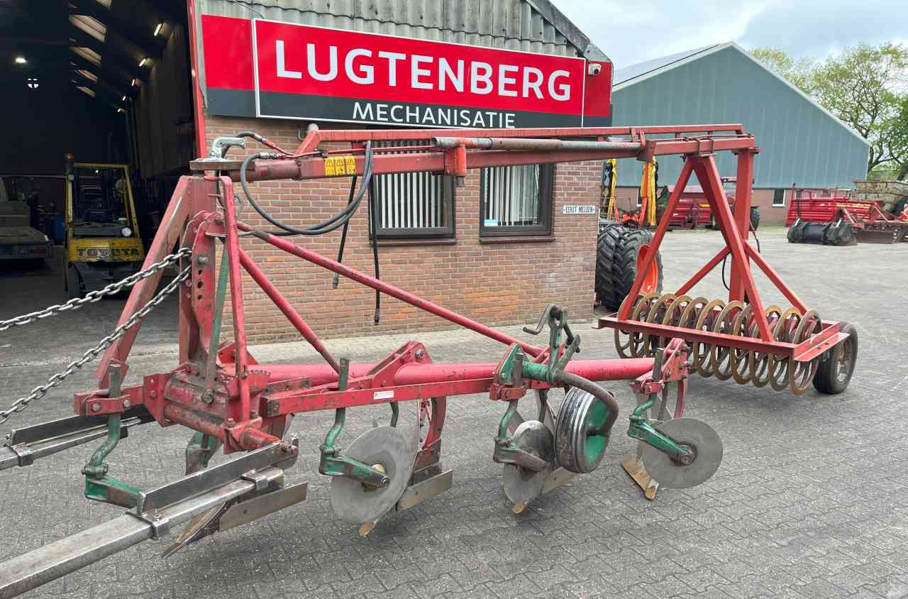 Kverneland 4 schaar ploeg + Evers vorenpakker grondbewerking - Plug: Foto 2 Kverneland 4 schaar ploeg + Evers vorenpakker grondbewerking - Plug: Foto 2