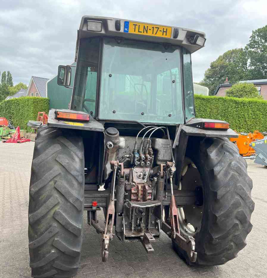 Massey Ferguson 3080 Speedshift Tractoren - Tractor agricol: Foto 4 Massey Ferguson 3080 Speedshift Tractoren - Tractor agricol: Foto 4