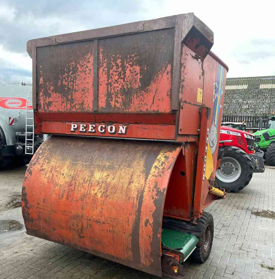 Peecon BIGA 10 voermengwagen, laadklep, voermachines - Remorcă distribuit furaje: Foto 4 Peecon BIGA 10 voermengwagen, laadklep, voermachines - Remorcă distribuit furaje: Foto 4