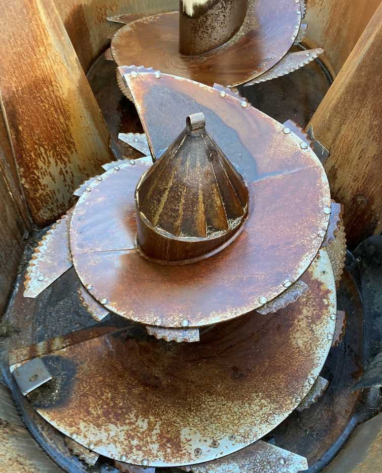 Peecon VME 200 Voermengwagen Voermachines - Remorcă distribuit furaje: Foto 5 Peecon VME 200 Voermengwagen Voermachines - Remorcă distribuit furaje: Foto 5