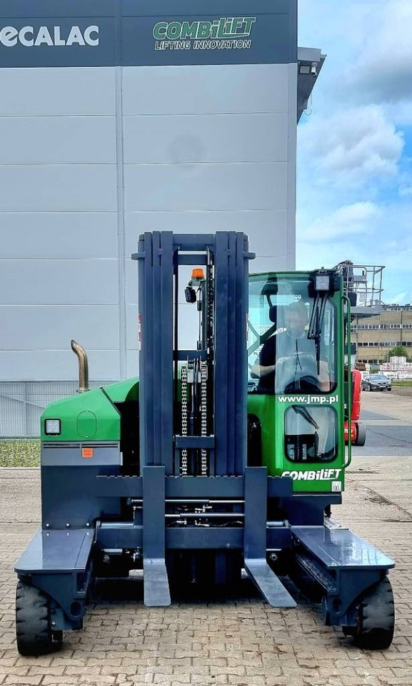 Combilift C 4000 MK4 DIESEL - Stivuitor cu catarg retractabil, cu schimbare rapidă de direcţie: Foto 4 Combilift C 4000 MK4 DIESEL - Stivuitor cu catarg retractabil, cu schimbare rapidă de direcţie: Foto 4