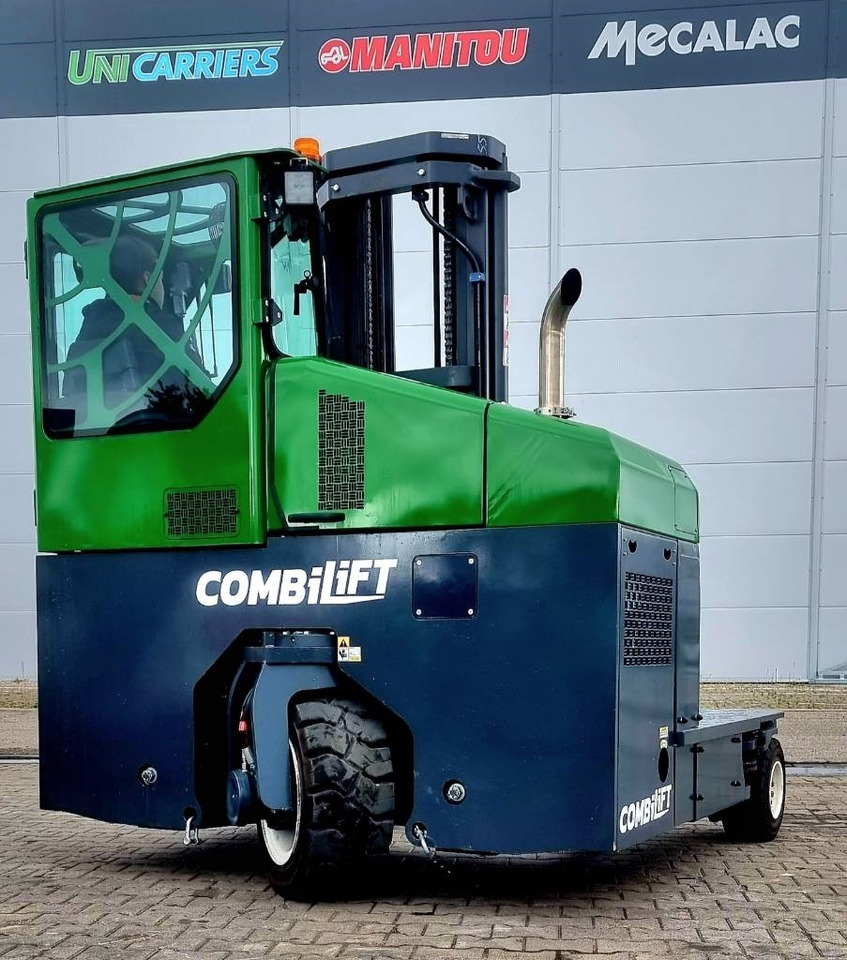 Combilift C 4000 MK4 DIESEL - Stivuitor cu catarg retractabil, cu schimbare rapidă de direcţie: Foto 3 Combilift C 4000 MK4 DIESEL - Stivuitor cu catarg retractabil, cu schimbare rapidă de direcţie: Foto 3