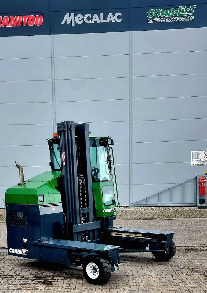 Combilift C 4000 MK4 DIESEL - Stivuitor cu catarg retractabil, cu schimbare rapidă de direcţie: Foto 2 Combilift C 4000 MK4 DIESEL - Stivuitor cu catarg retractabil, cu schimbare rapidă de direcţie: Foto 2