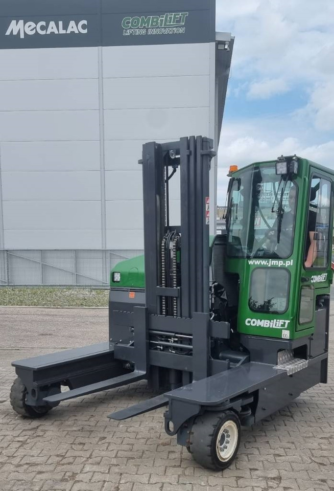 Combilift C 4000 MK4 DIESEL - Stivuitor cu catarg retractabil, cu schimbare rapidă de direcţie: Foto 5 Combilift C 4000 MK4 DIESEL - Stivuitor cu catarg retractabil, cu schimbare rapidă de direcţie: Foto 5
