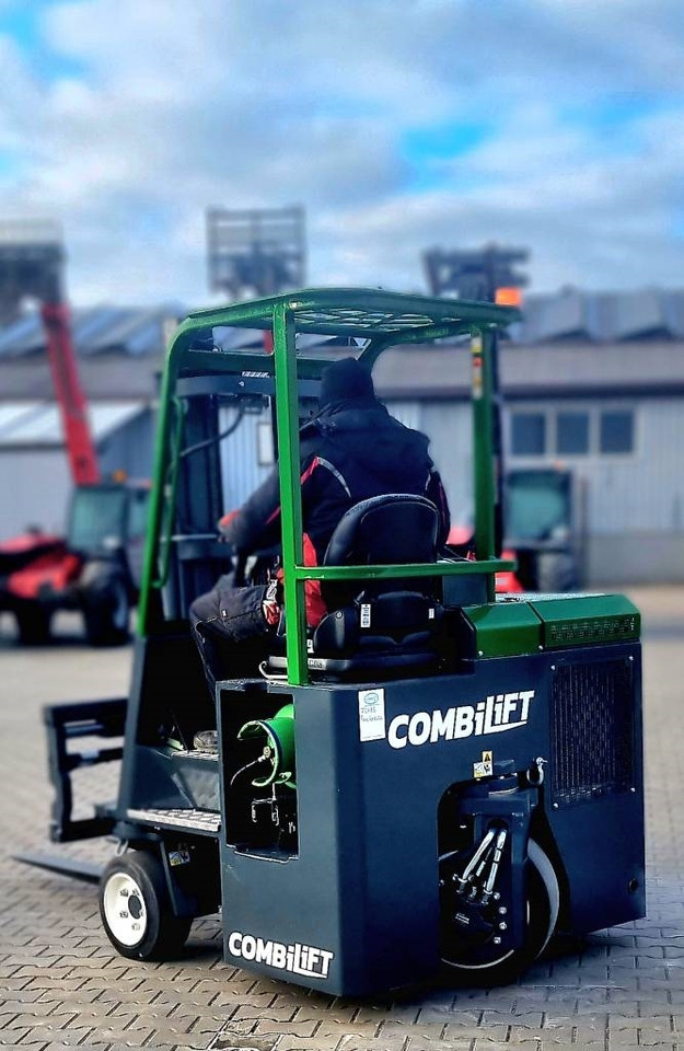 Combilift CB 2500 LPG NEW 2023 - SALE ! - Stivuitor cu catarg retractabil, cu schimbare rapidă de direcţie: Foto 4 Combilift CB 2500 LPG NEW 2023 - SALE ! - Stivuitor cu catarg retractabil, cu schimbare rapidă de direcţie: Foto 4