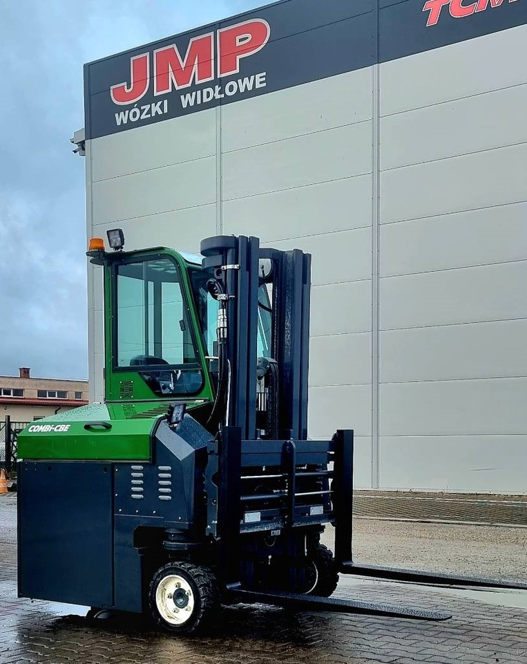 Combilift CBE 2500 - Stivuitor cu catarg retractabil, cu schimbare rapidă de direcţie: Foto 1 Combilift CBE 2500 - Stivuitor cu catarg retractabil, cu schimbare rapidă de direcţie: Foto 1