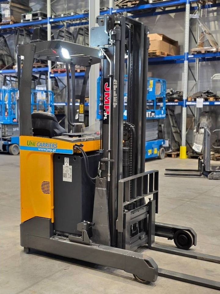 UniCarriers ULS 120 DTFVXC 570 - Stivuitor cu catarg retractabil: Foto 4 UniCarriers ULS 120 DTFVXC 570 - Stivuitor cu catarg retractabil: Foto 4