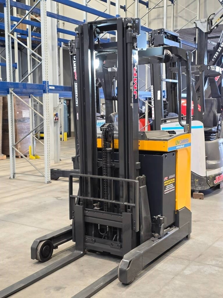 UniCarriers ULS 120 DTFVXC 570 - Stivuitor cu catarg retractabil: Foto 5 UniCarriers ULS 120 DTFVXC 570 - Stivuitor cu catarg retractabil: Foto 5