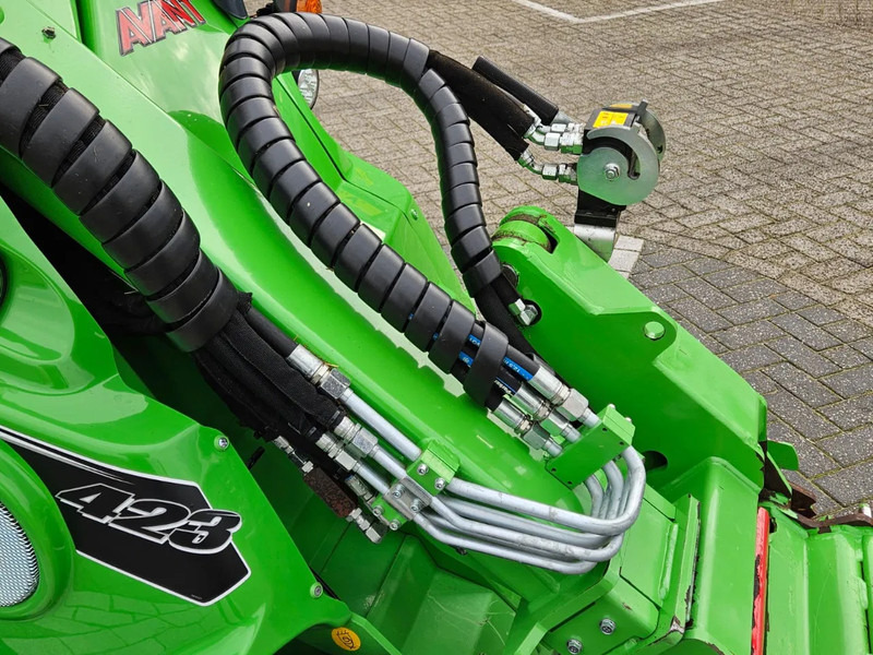 Mini încărcător pe şenile Avant 423 mini-shovel: Foto 14