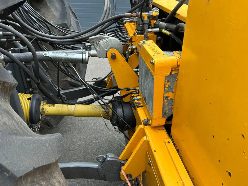 Tractor agricol Massey Ferguson 6713S Dyna 6: Foto 15